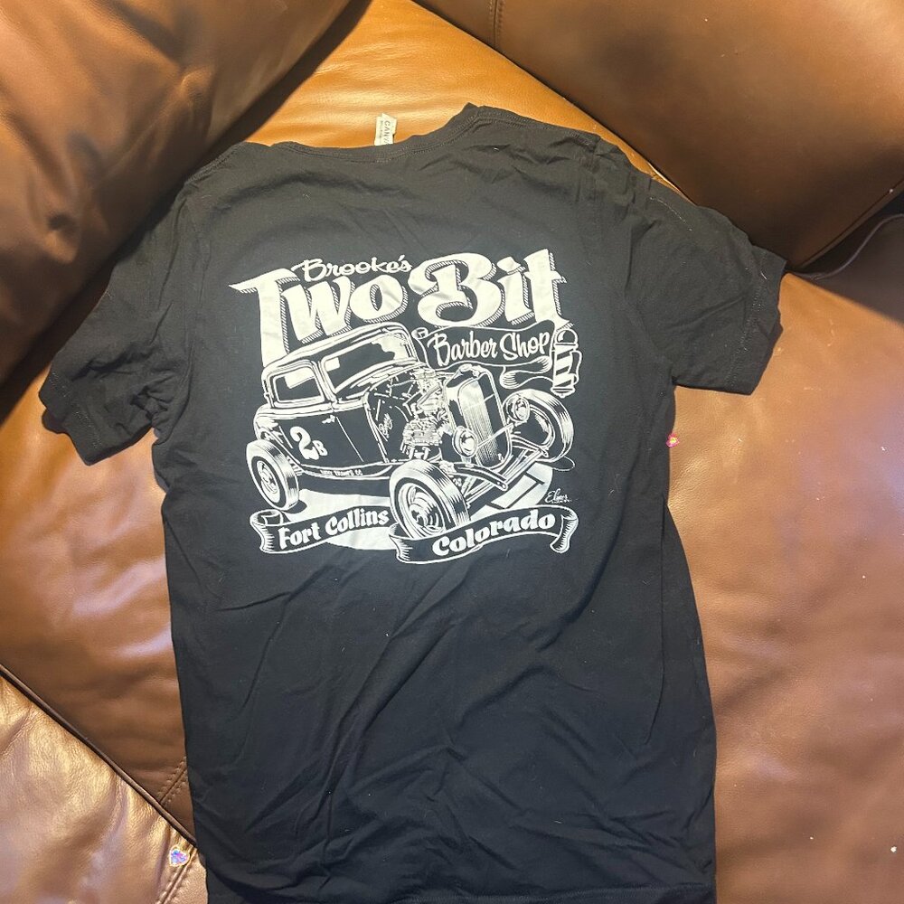 Brooks Two Bit Barbershop Fort Collins CO t-shirt (L)